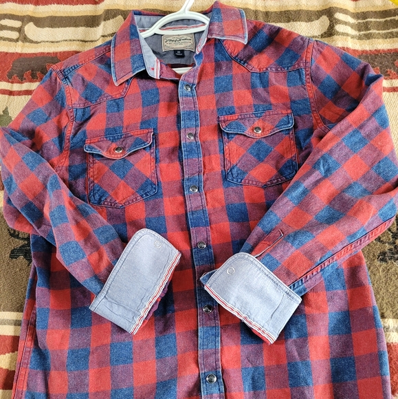 Flag and Anthem plaid shirt. - Picture 5 of 9